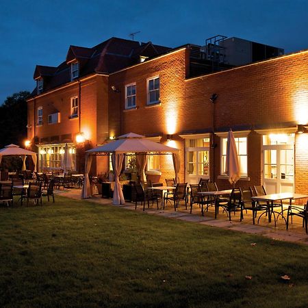 The Pinewood Hotel Slough Bagian luar foto
