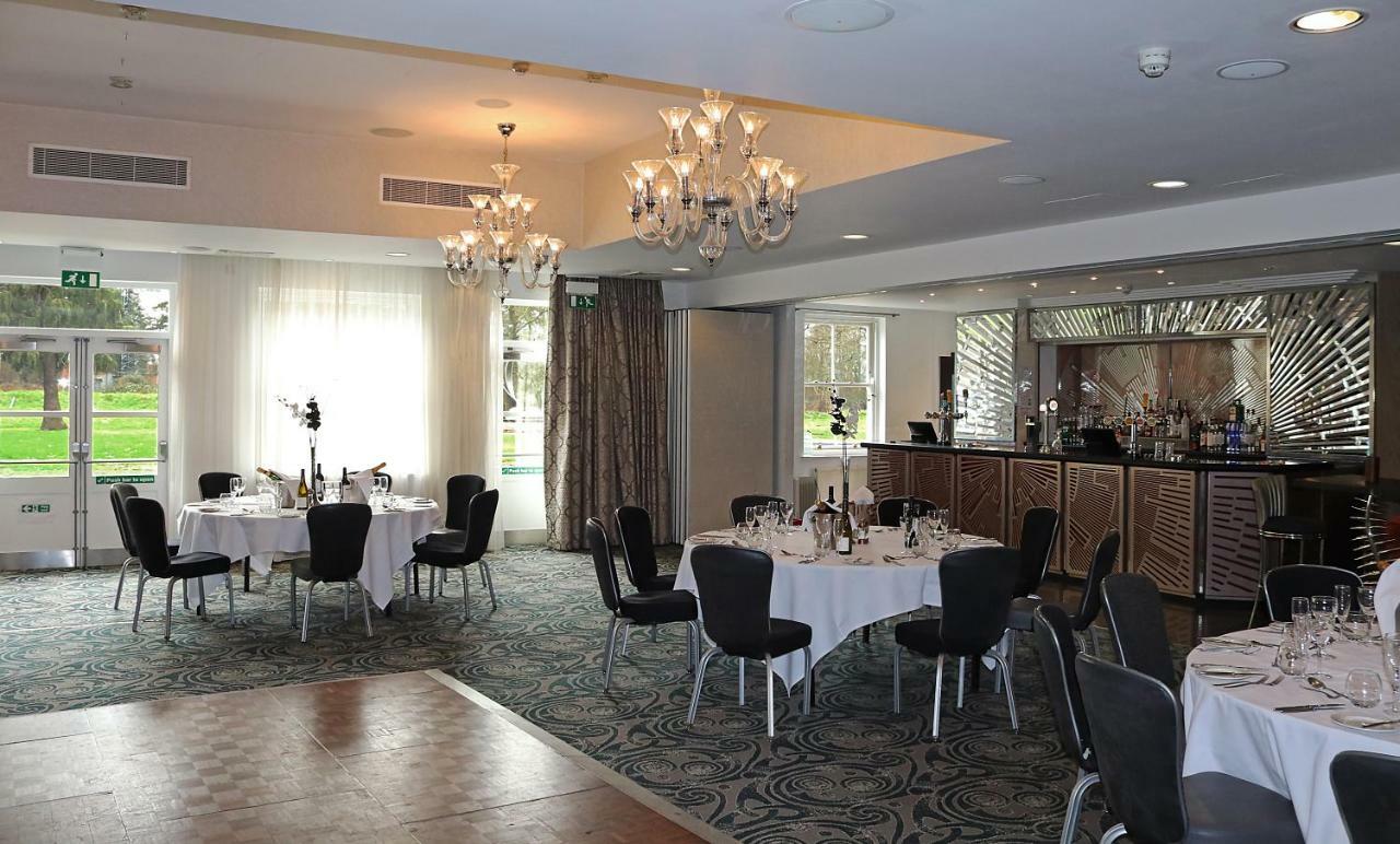 The Pinewood Hotel Slough Bagian luar foto